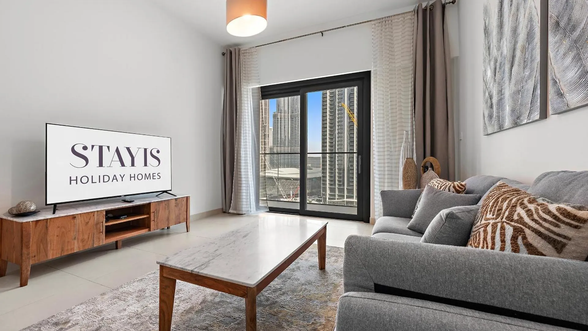 Stayis - Luxurious 1 Bedroom Burj Khalifa View Dubai Apartment